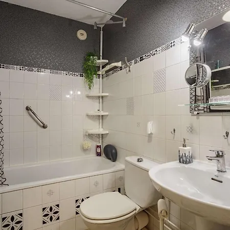 Bel Moderne, 1 Chambre, Balcon, Ascenseur, Parking, Proche Commerces, 10 Min Plages - Fr-1-3-521 Apartamento